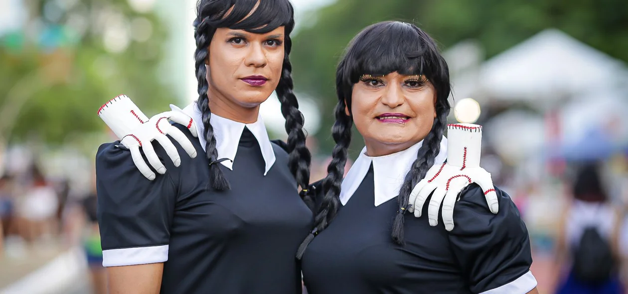 Na moda, Wandinha marcou presença no Corso de Teresina