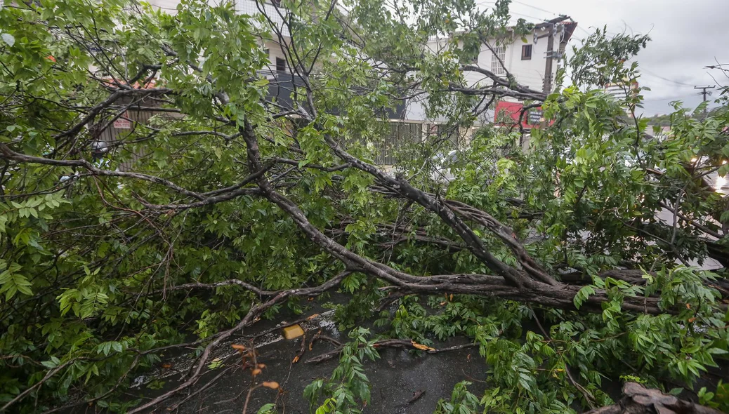 O Inmet emitiu alerta amarelo para chuvas