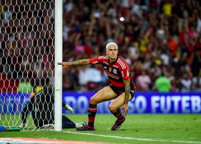 Pedro balançando as redes contra o Bos Vista pelo Campeonato Carioca
