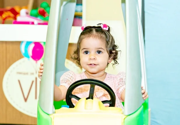 Pequena Alice, filha da pneumopediatra Thaiana Costa