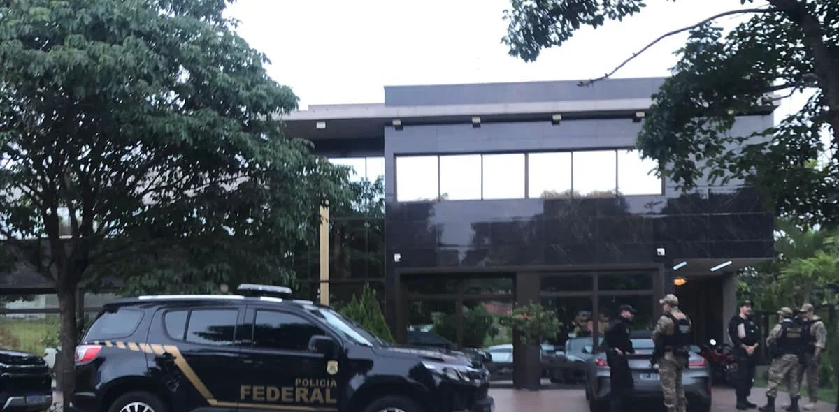 Polícia Federal em condomínio de luxo em Teresina