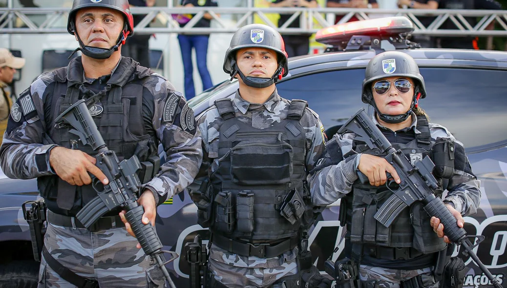 Policiais do Departamento Geral de Operação da PM-PI