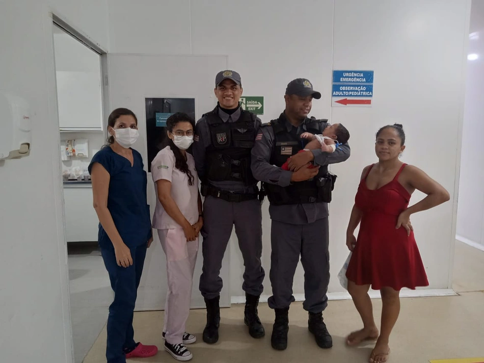 Policiais salvam bebê engasgado em Timon