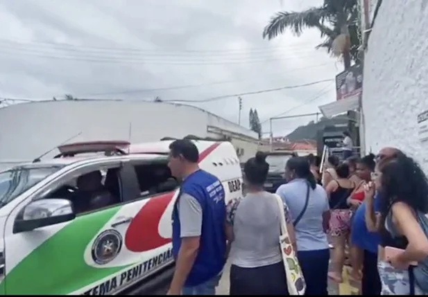 Presídio em Florianópolis é atingido por incêndio