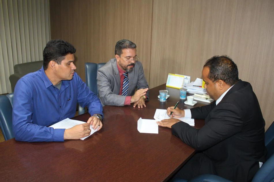 Projeto de reajuste do piso dos professores é protocolado na Câmara de Teresina