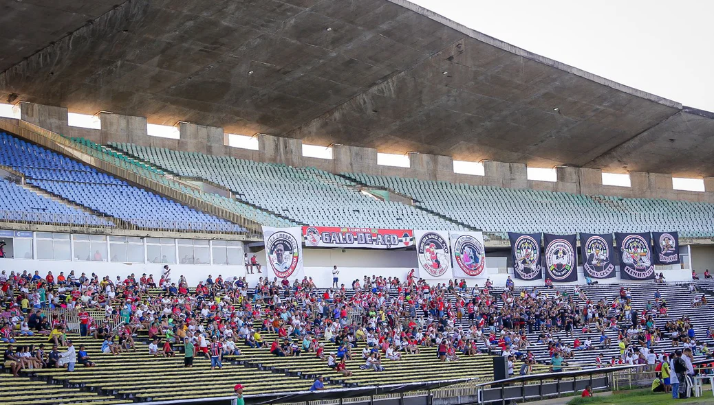 Público presente no jogo entre River e Corisabbá