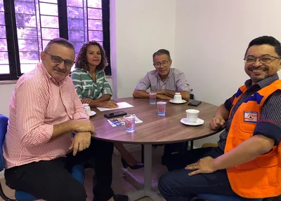 Representantes da Secretaria de Estado da Defesa Civil (Sedec) e da Defesa Civil Municipal de Teresina (Semdef)