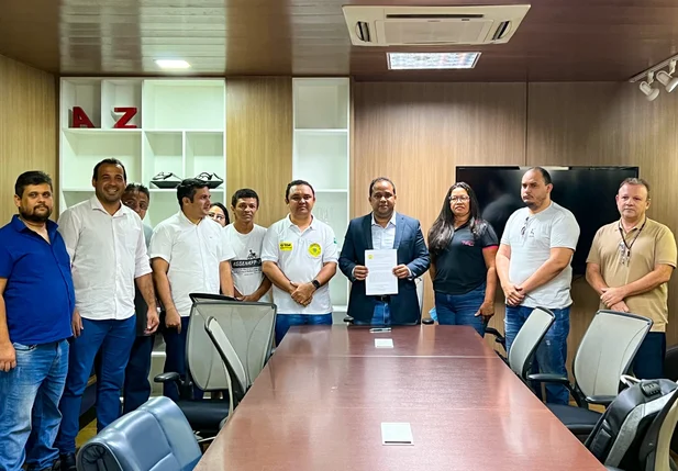 Reunião ocorreu na manhã desta segunda-feira na Câmara de Vereadores