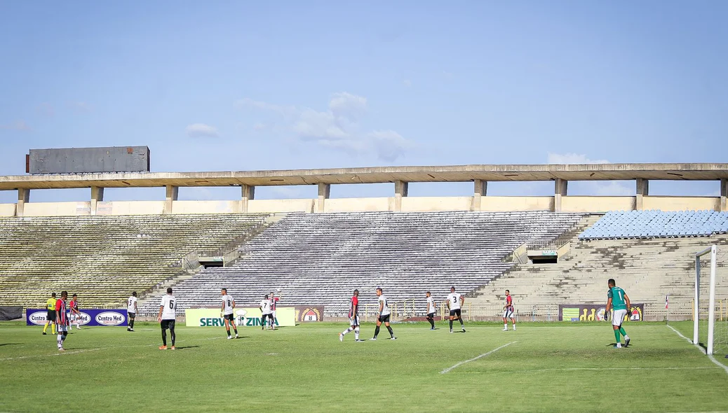 River e Corisbbá no estádio Albertão