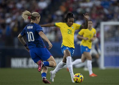 Seleção brasileira sofre derrota por 2 a 1 contra Estados Unidos