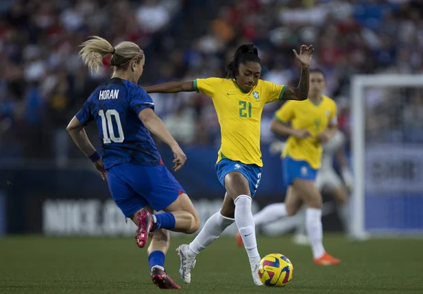 Seleção brasileira sofre derrota por 2 a 1 contra Estados Unidos