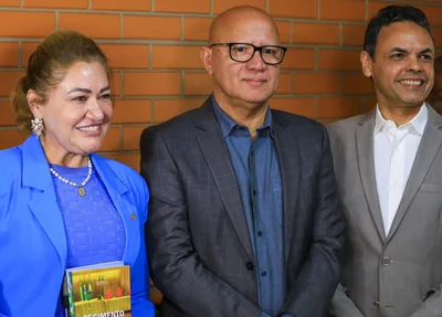 Simone Pereira ao lado presidente Franzé Silva e do deputado Gil Carlos