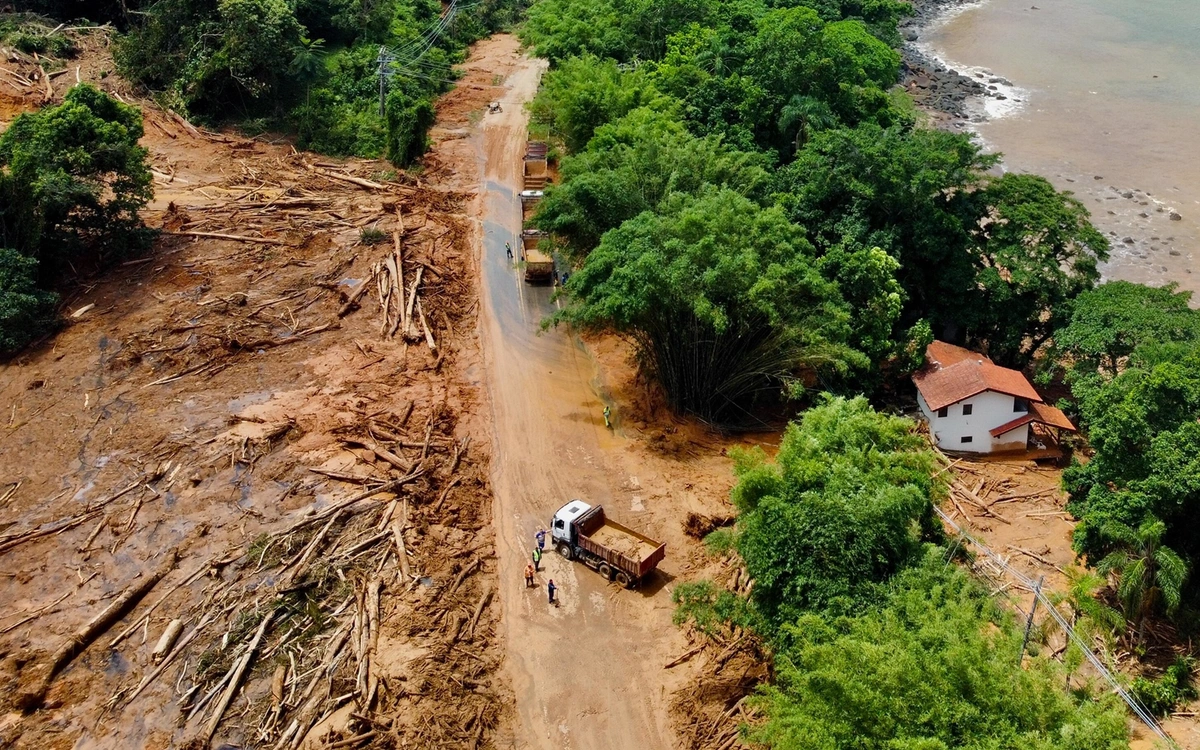 Situação da região atingida no litoral de São Paulo