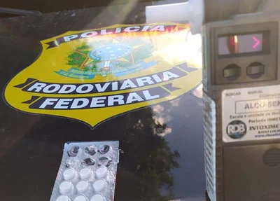 Teste do etilômetro feito pela PRF em Bom Jesus