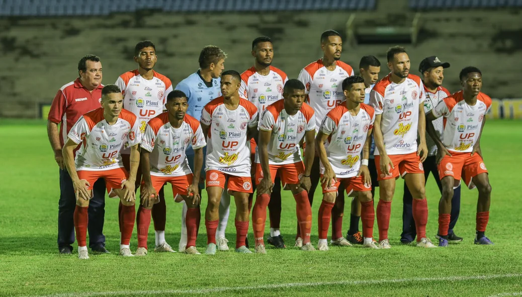 Time do 4 de Julho no jogo contra o River