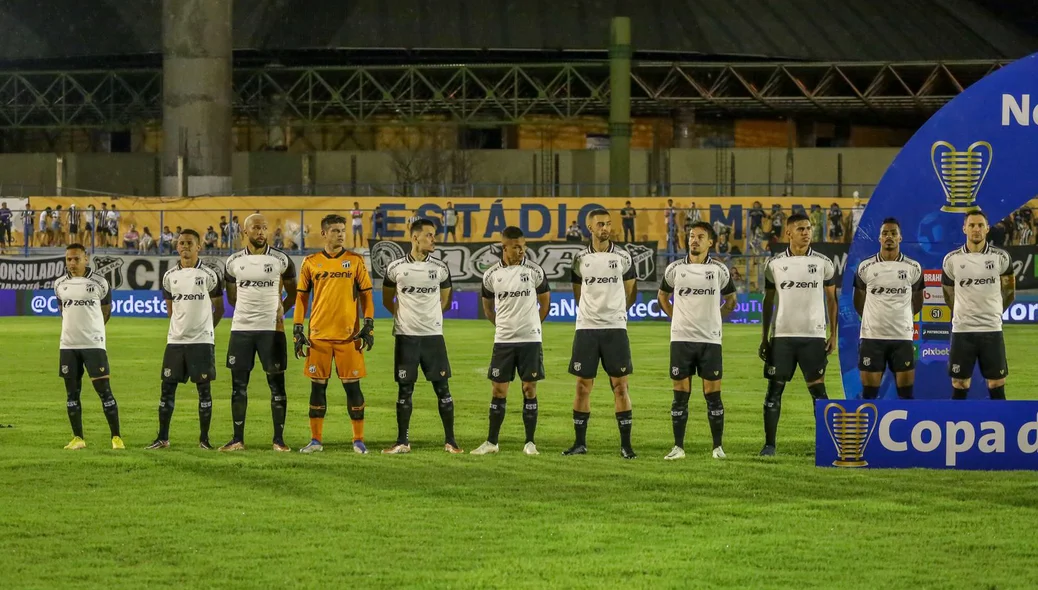 Time do Ceará na partida contra o Fluminense-PI