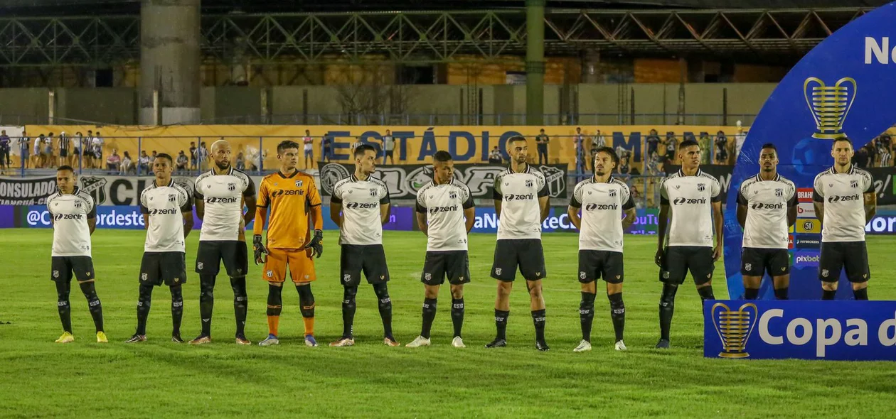 Time do Ceará na partida contra o Fluminense-PI