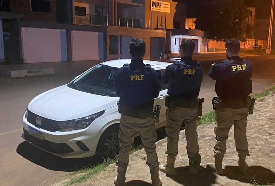Veículo roubado em São Paulo é recuperado pela PRF em Picos