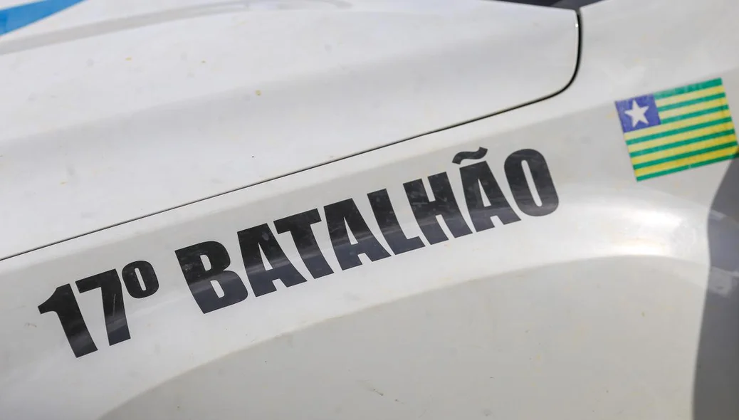 Viatura do 17° Batalhão da Polícia Militar