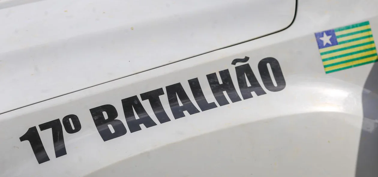 Viatura do 17° Batalhão da Polícia Militar