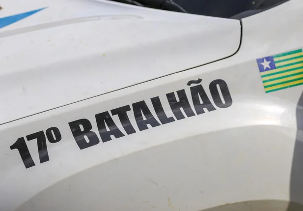 Viatura do 17° Batalhão da Polícia Militar