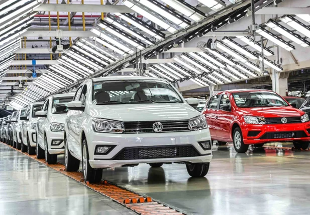 Volkswagen anuncia paralisação da produção em 3 fábricas