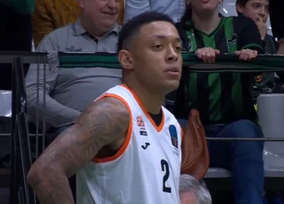 Yago Mateus. jogador brasileiro de basquete