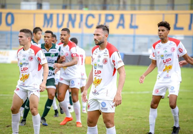 4 de Julho preparado para cobrança de escanteio