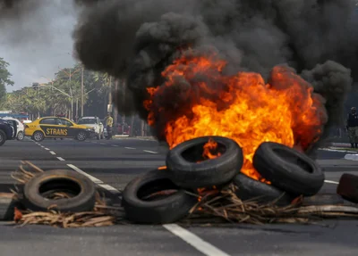 A Avenida foi interditada e a Strans controlou o trânsito