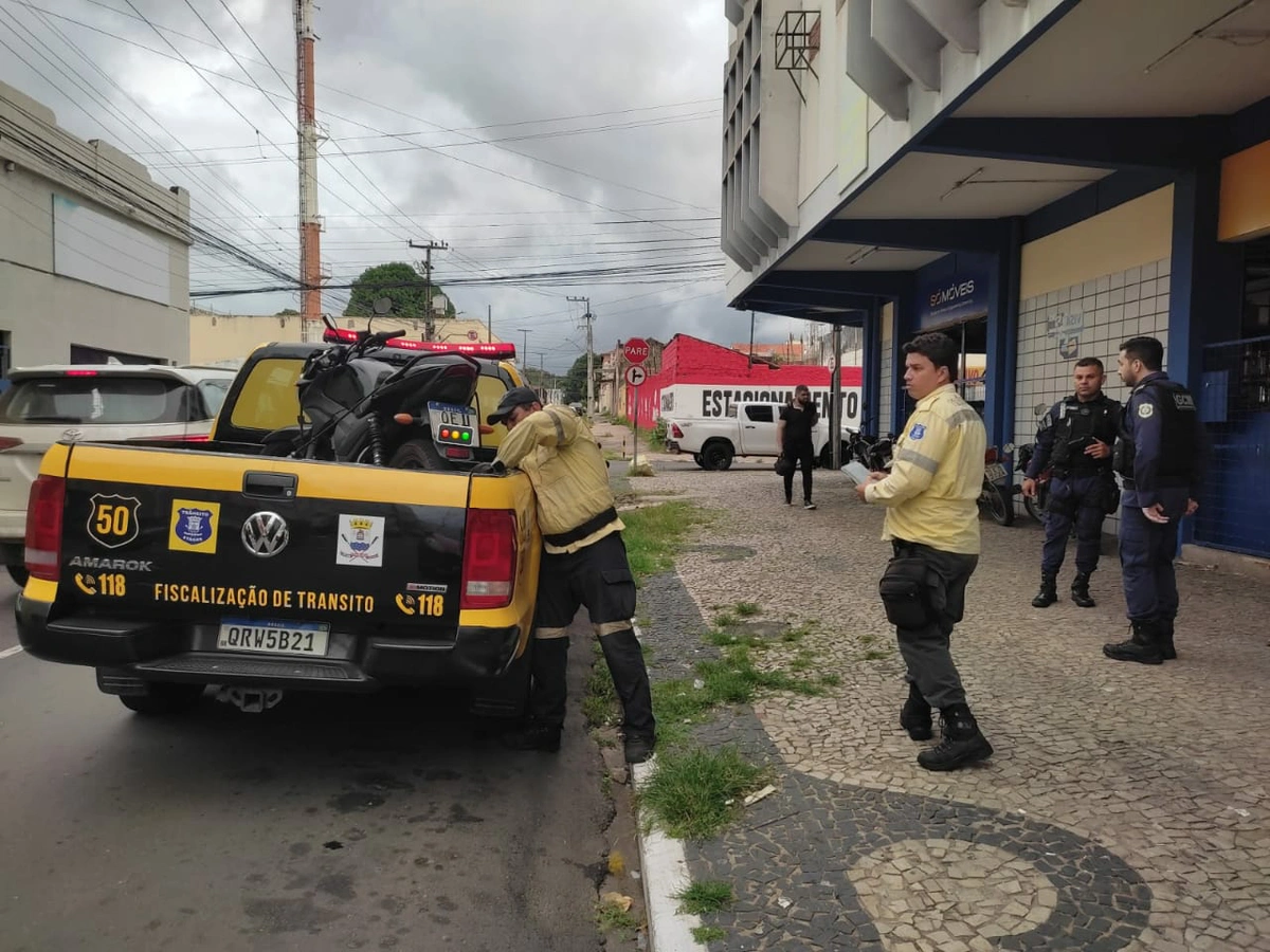 Abordagem da Guarda Civil Municipal (GCM) no centro de Teresina