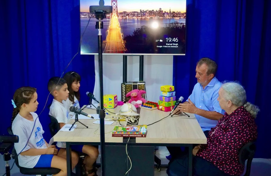 Alícia, Francisco e Vitória