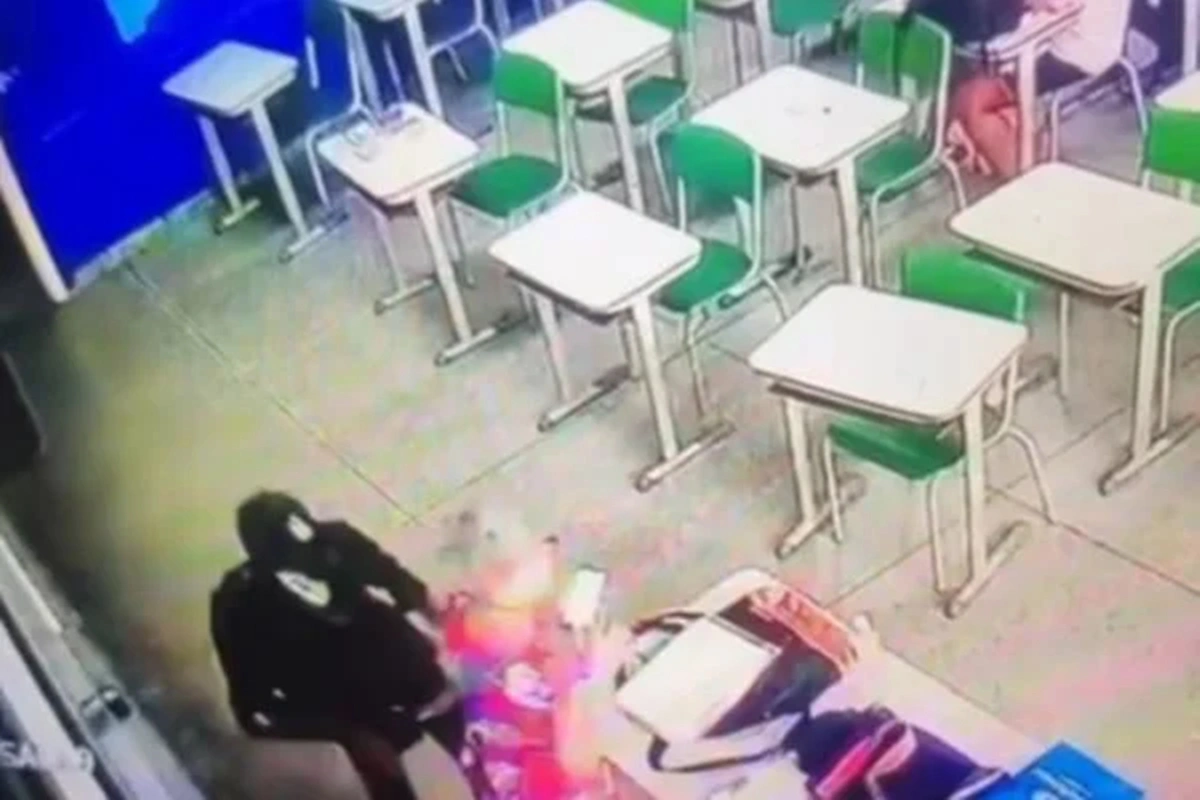 Aluno esfaqueia professores e alunos em São Paulo