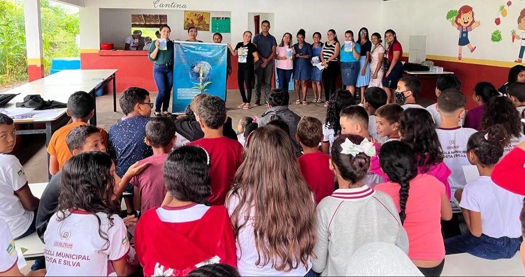 Alunos assistiram palestras ministradas pela secretaria do meio ambiente