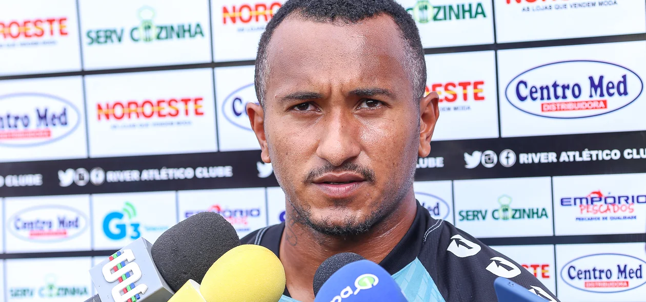 Atleta do River-PI na coletiva