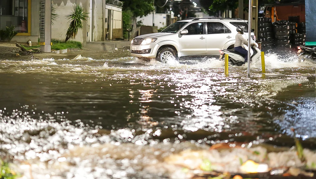 Avenida Nossa Senhora de Fátima ficou intrafegável