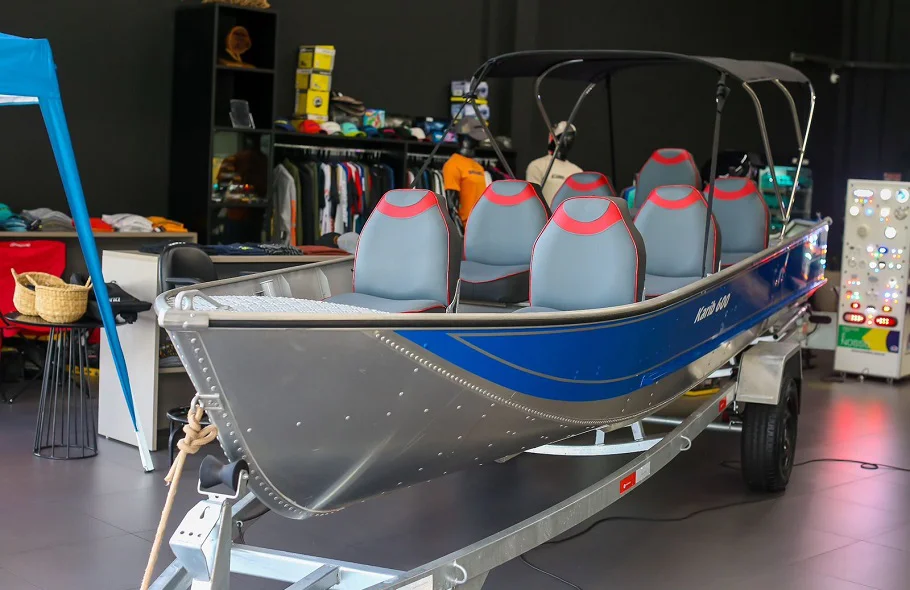 Barco motorizado