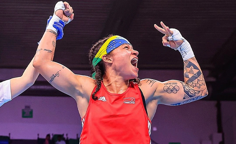 Bia Ferreira garante a medalha de prata no Mundial de Boxe Feminino