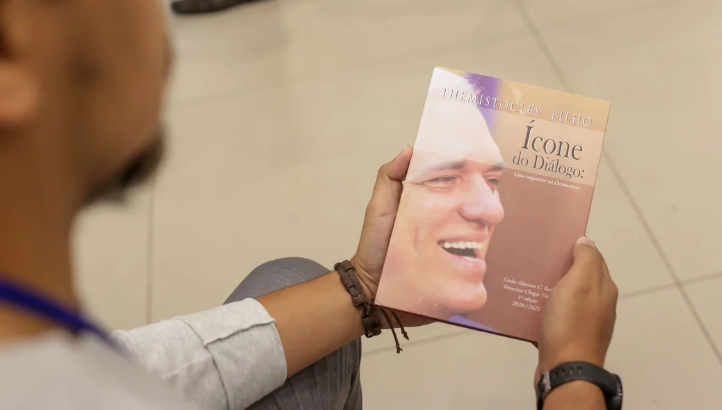 Biografia de Themístocles Filho