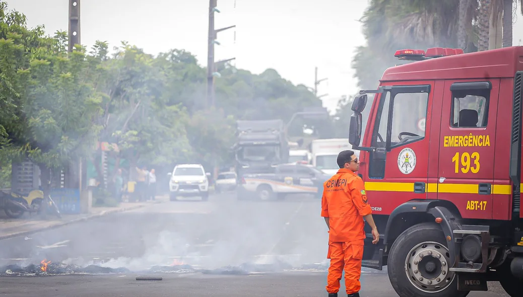 Bombeiros desobstruíram trecho da Maranhão