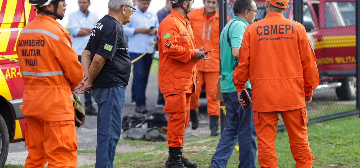 Bombeiros foram no local do acidente