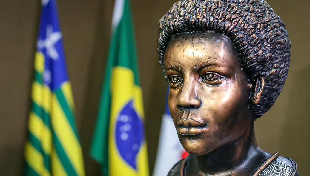 Busto de Esperança Garcia