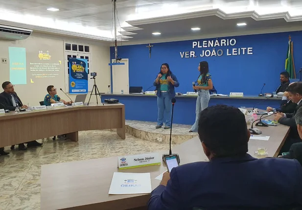 Câmara aprova reajuste do piso salarial dos professores de Oeiras