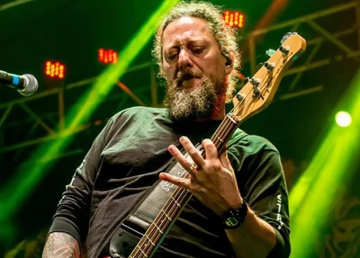 Canisso, baixista da banda Raimundos Morre aos 57 anos