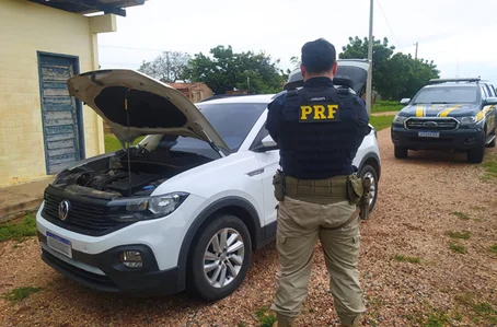 Carro com restrição de roubo foi recuperado pela PRF em Alegrete do Piauí
