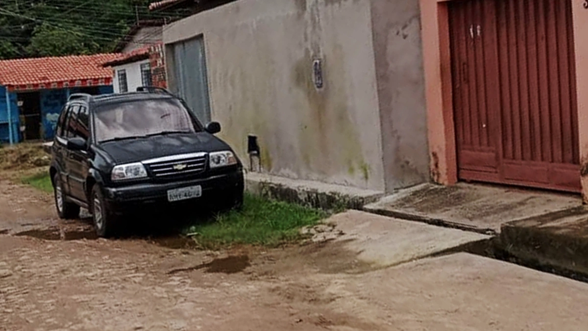Carro do diretor do IML recuperado na zona norte de Teresina