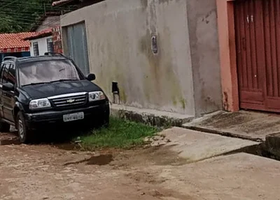 Carro do diretor do IML recuperado na zona norte de Teresina