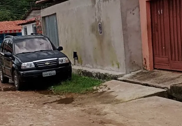 Carro do diretor do IML recuperado na zona norte de Teresina