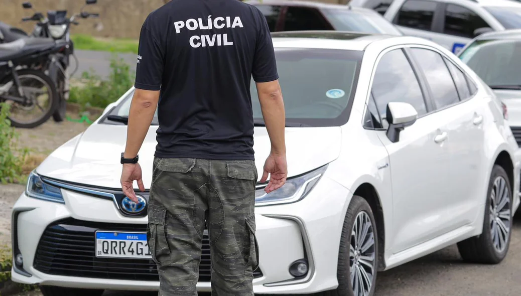 Carro foi apreendido pela DECCOR durante a Operação Fomento