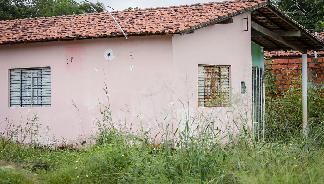 Casa abandonada por falta de acessibilidade no residencial Polo Sul