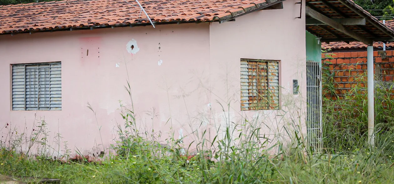 Casa abandonada por falta de acessibilidade no residencial Polo Sul